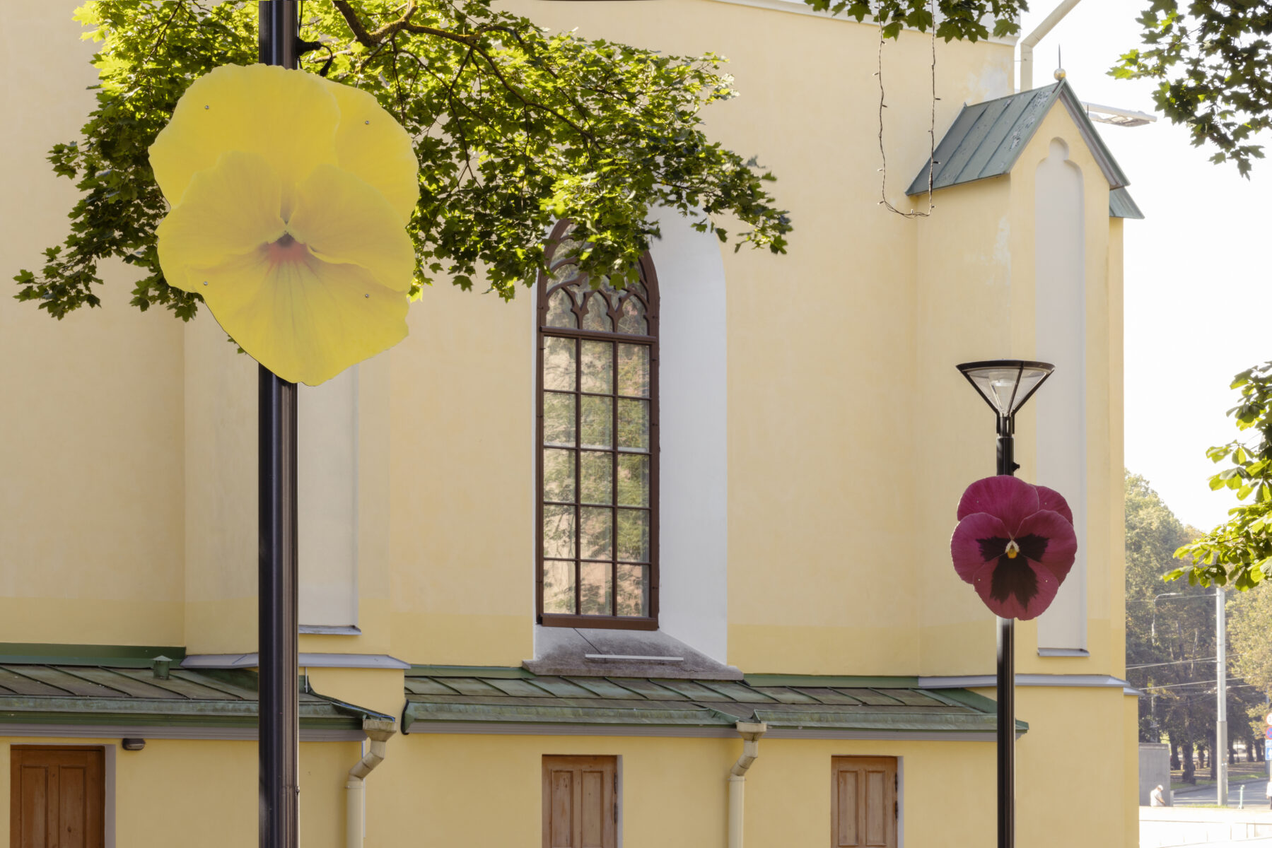 _E6A0529_Linnagalerii_Koht_oo_ja_paeva_vahel_2024_photo_Paul_Kuimet